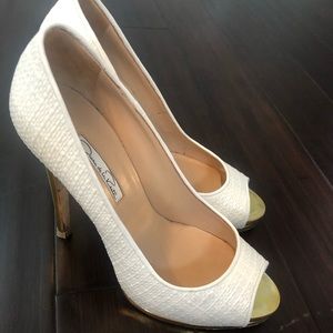 Oscar De La Renta white peep toe heels